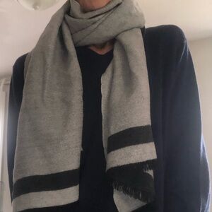 100% SILK winters Elegant Gray & Black Women's Scarf